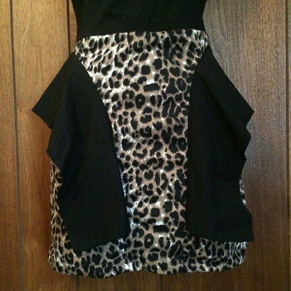 Asimetric one shoulder Dress black and Animal prin - Picture 3 of 4